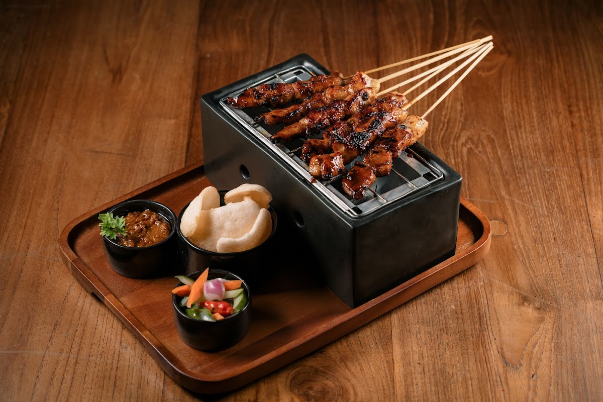 Cést La Vie Restaurant and Bar