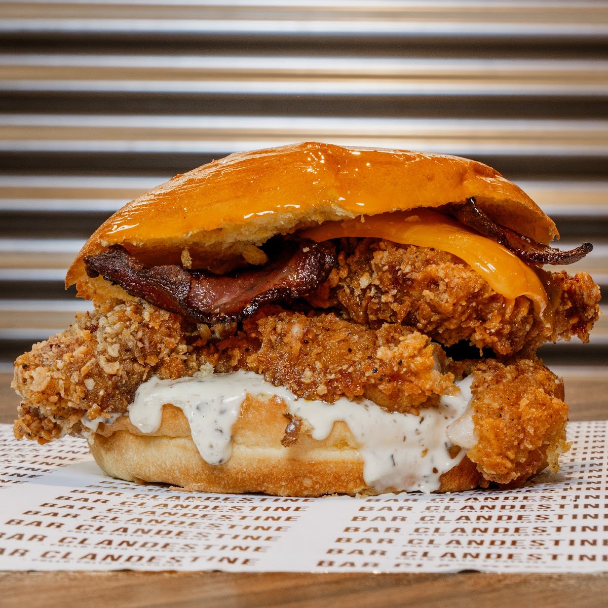 CLANDESTINE URBAN BAR