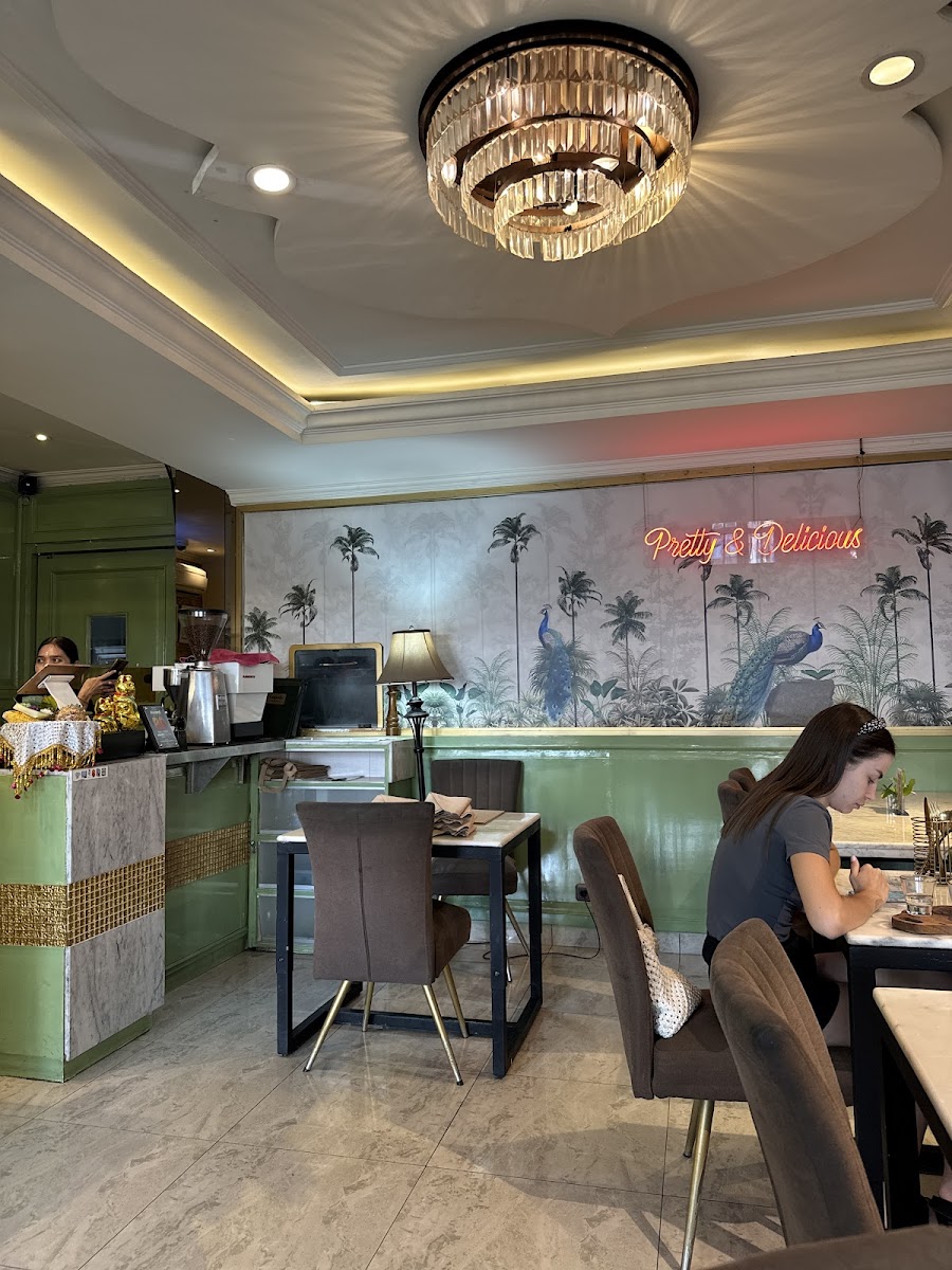 Lopodo Cafe & Catering