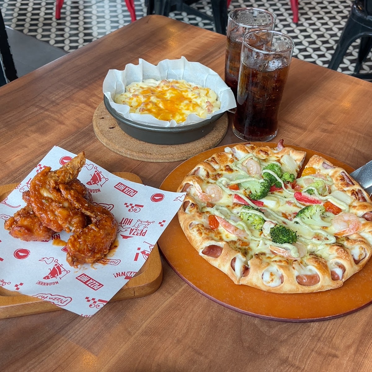 Pizza Hut Trương Định Plaza
