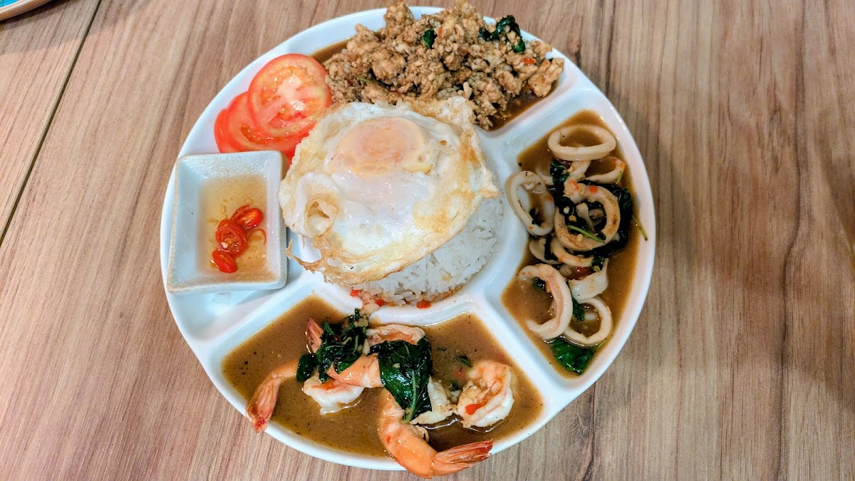 Thai Basil Tray Restaurant (Halal)