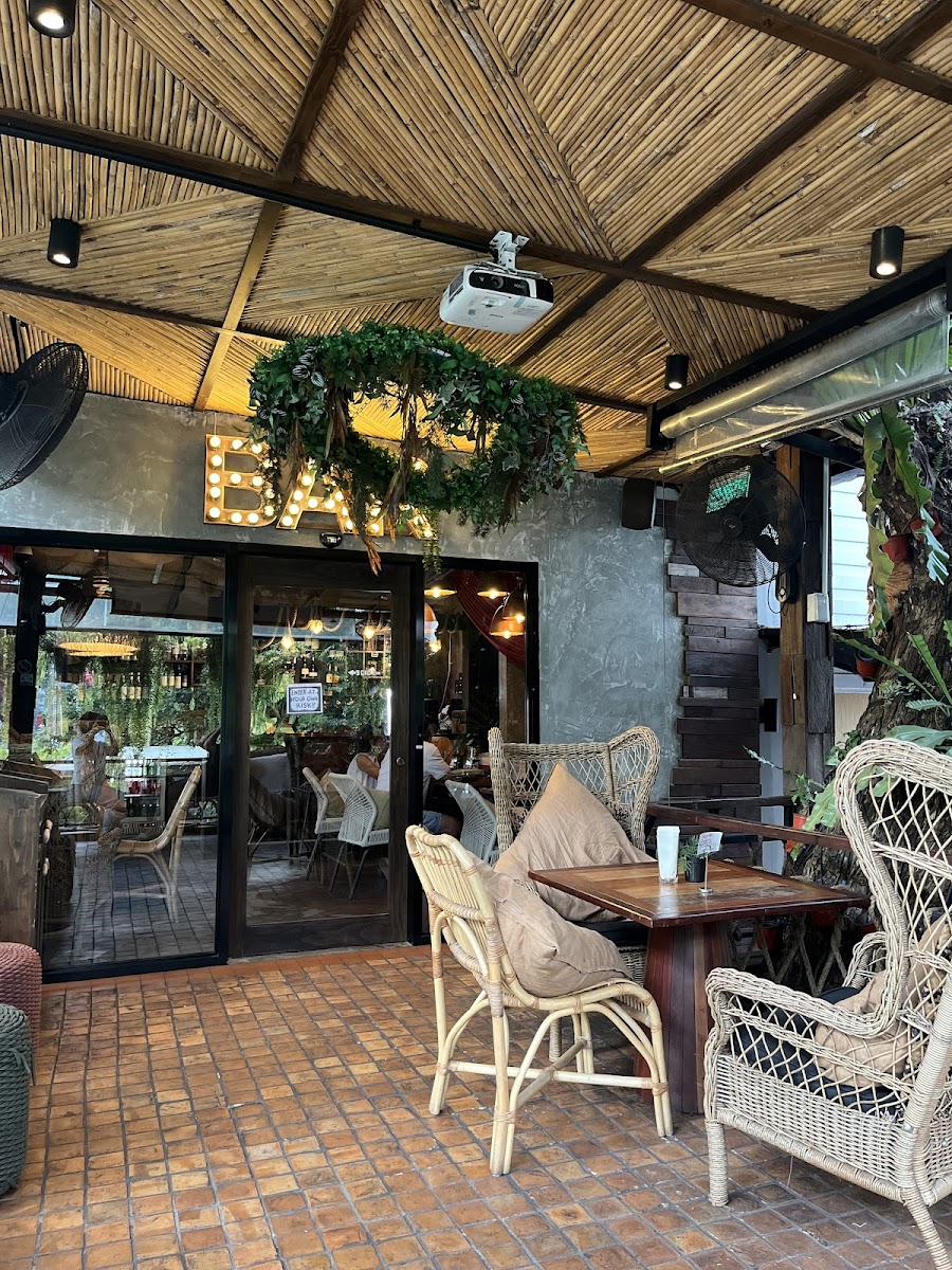 Treehouse Cafe & Bar